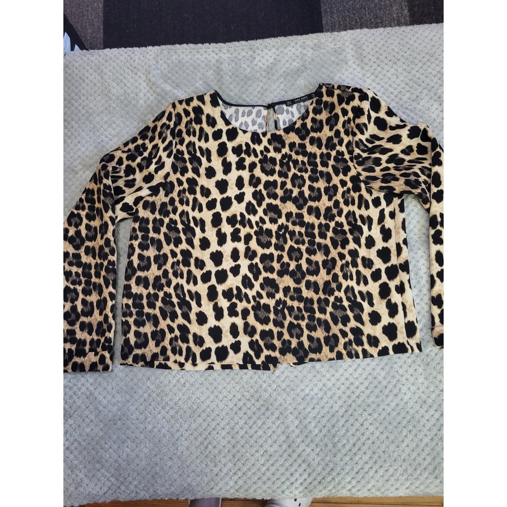 EUC Zara Basics leopard print flyaway long‎ sleeve blouse size xl
